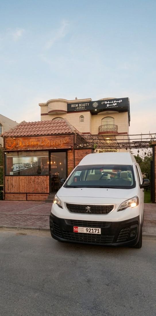 Zahar mobile sharpening van parked at a beauty lounge in Abu Dhabi